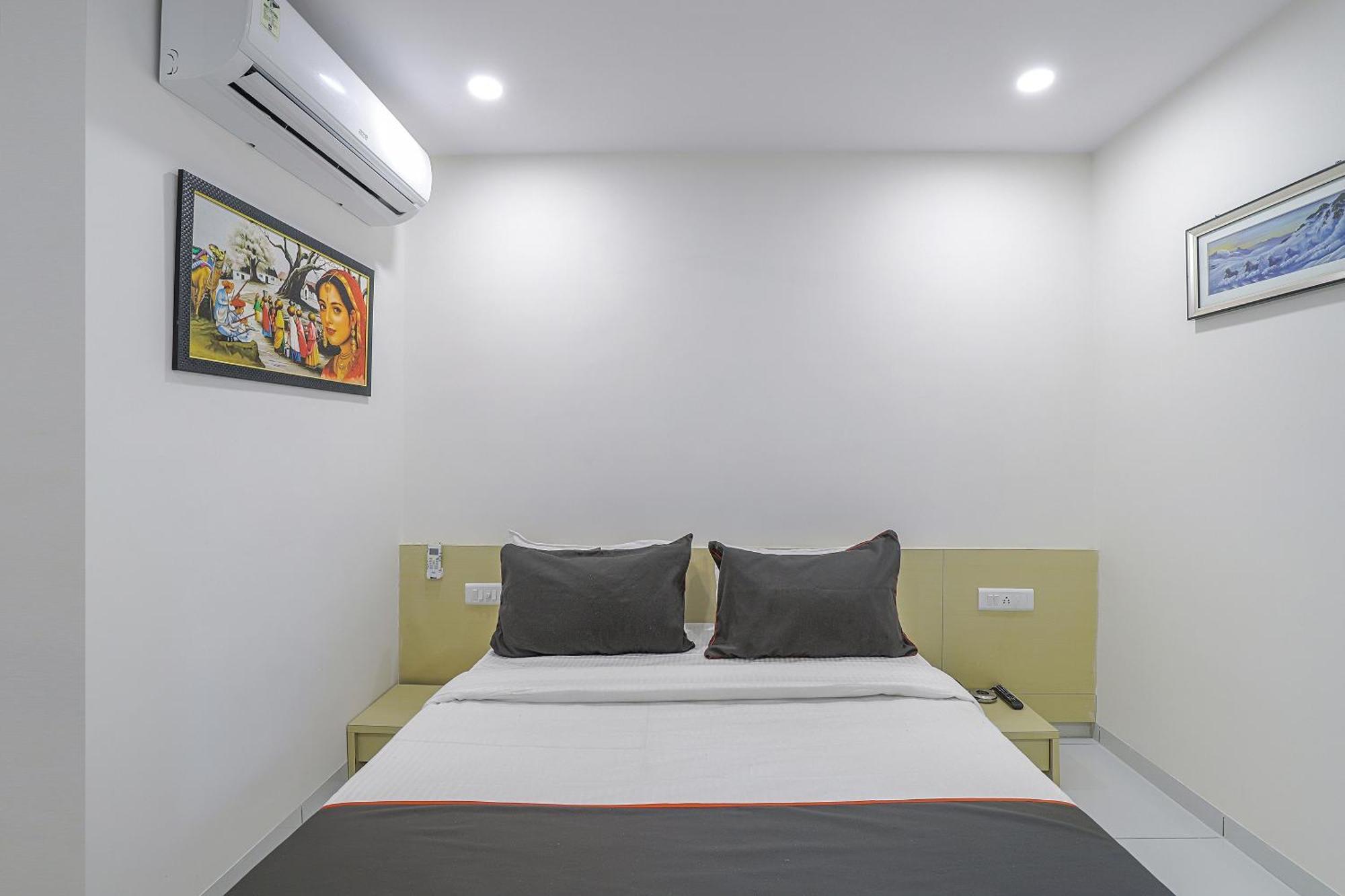 Hotel O La Veera أحمد أباد المظهر الخارجي الصورة