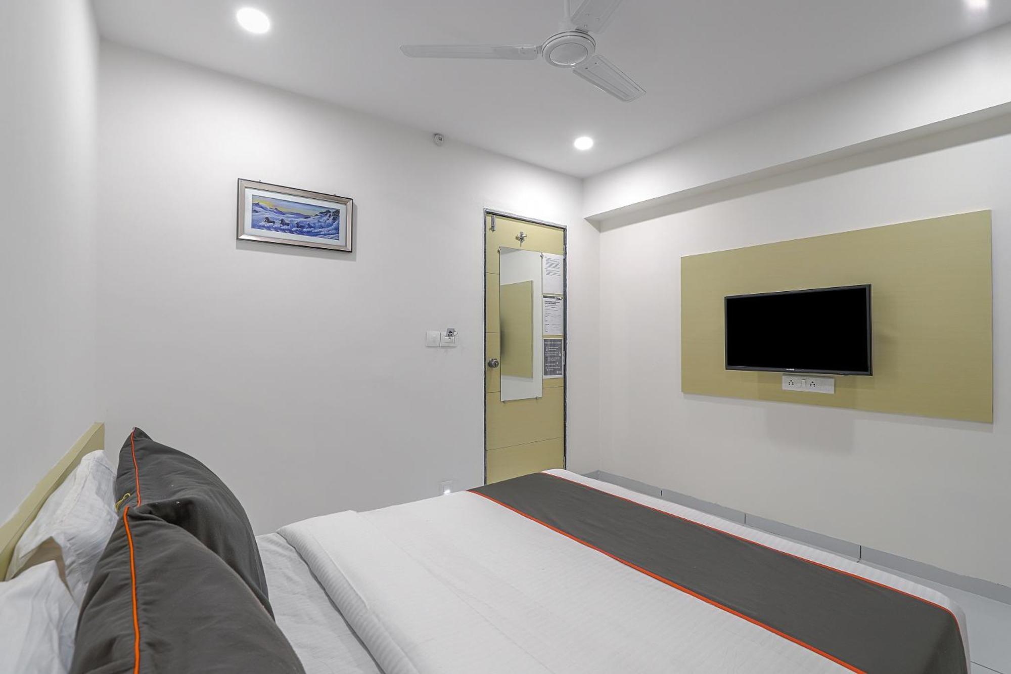 Hotel O La Veera أحمد أباد المظهر الخارجي الصورة
