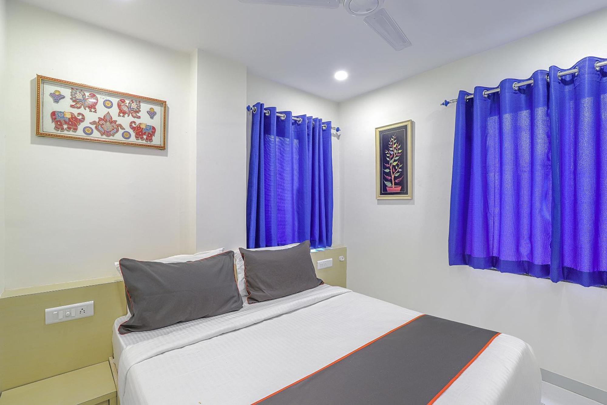 Hotel O La Veera أحمد أباد المظهر الخارجي الصورة